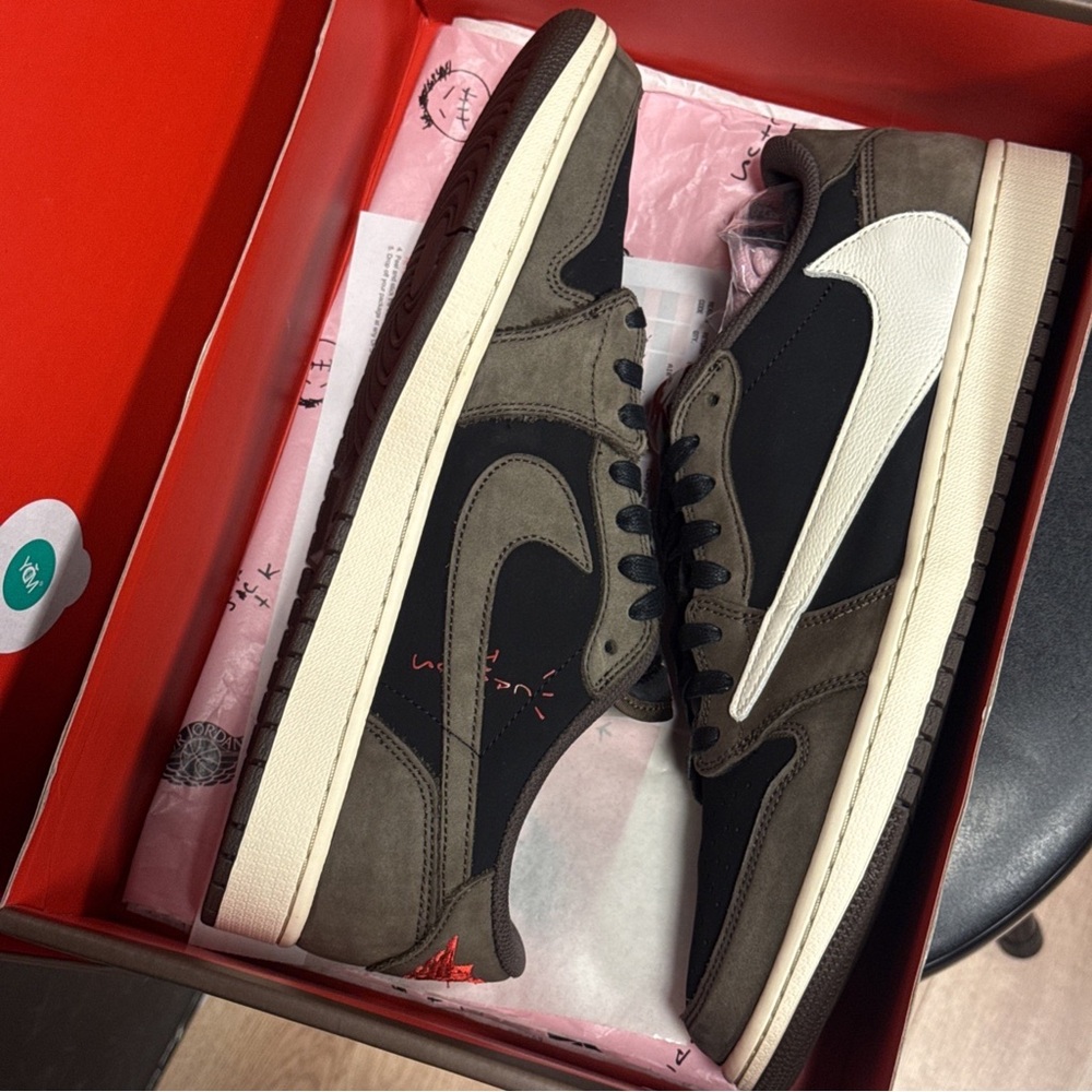Air Jordan 1 Low OG - Travis Scott - Black/Dark Mocha/White - Picture 2 of 5